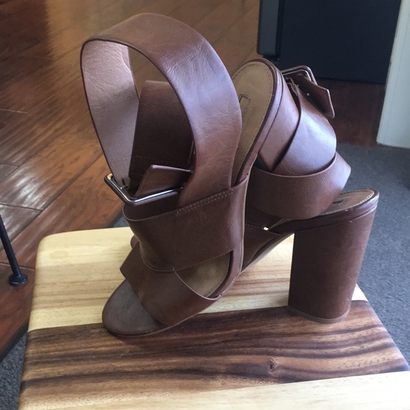 Ladies US 9 Leila Stone pump sandle - Picture 7 of 10